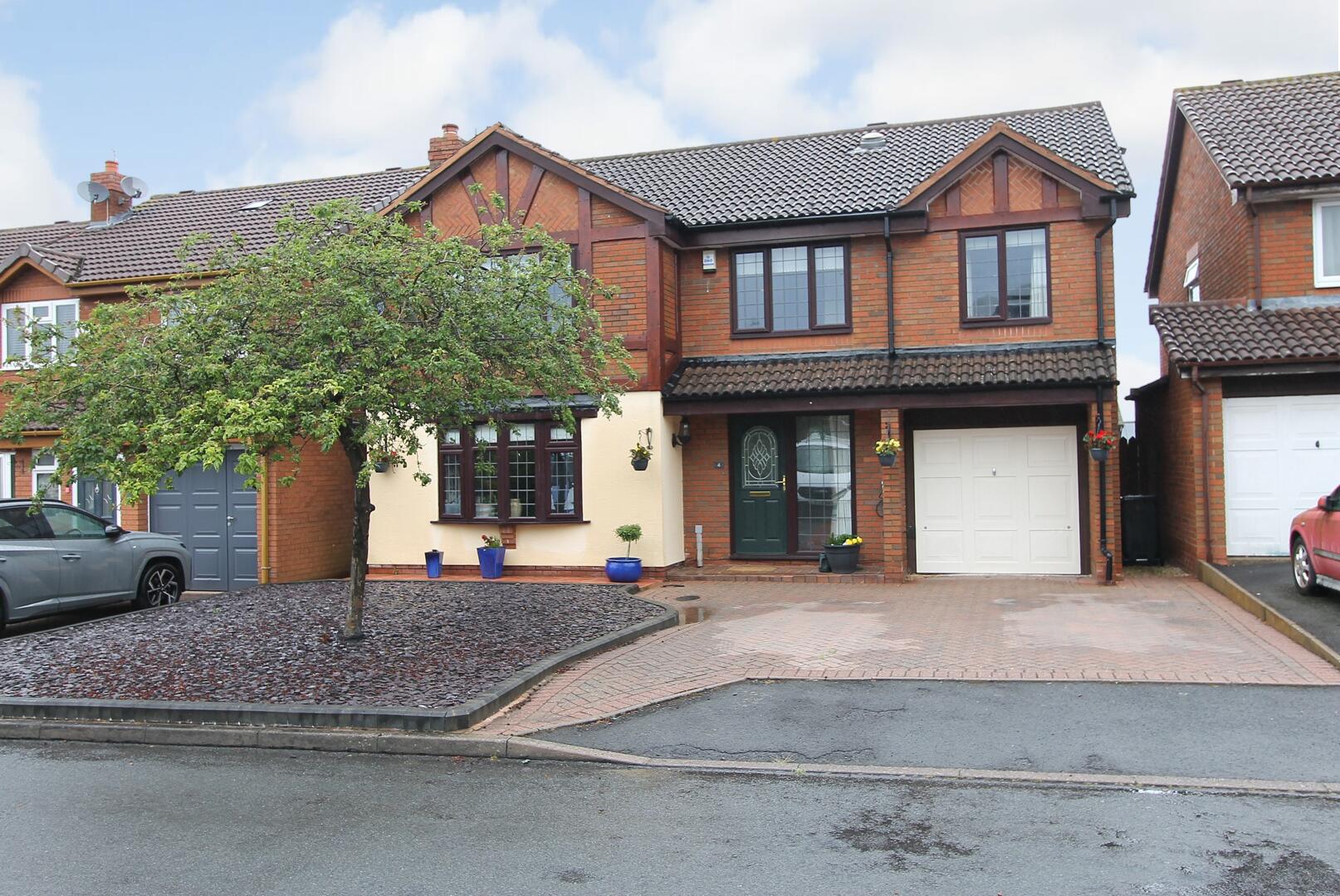 5 bed property in Pochard Close, Kidderminster
